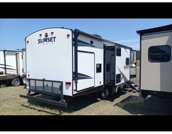 2019 CrossRoads RV Sunset Trail Grand Reserve 26SI Travel Trailer at Link RV Minong, Wisconsin STOCK# 22-131B Photo 6