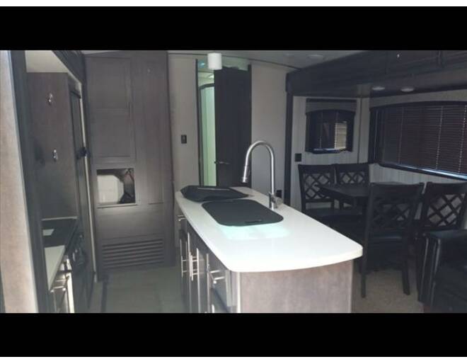 2019 CrossRoads RV Sunset Trail Grand Reserve 26SI Travel Trailer at Link RV Minong, Wisconsin STOCK# 22-131B Photo 7