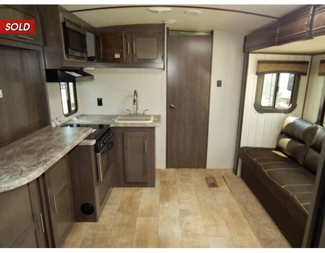 2018 CrossRoads Sunset Trail Super Lite 222RB Travel Trailer at Link RV Minong, Wisconsin STOCK# C18-1 Photo 10
