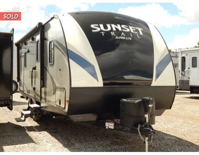 2018 CrossRoads Sunset Trail Super Lite 222RB Travel Trailer at Link RV Minong, Wisconsin STOCK# C18-1 Photo 3