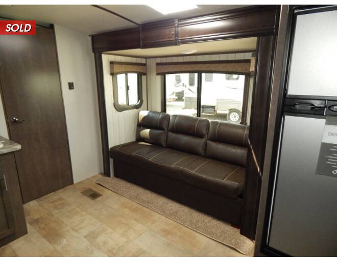 2018 CrossRoads Sunset Trail Super Lite 222RB Travel Trailer at Link RV Minong, Wisconsin STOCK# C18-1 Photo 9