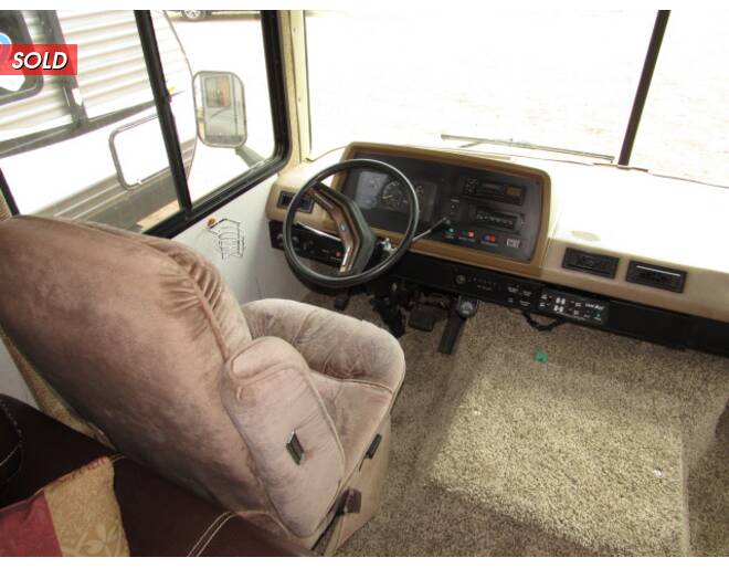 1992 Fleetwood Bounder 34 Class A at Link RV Minong, Wisconsin STOCK# RV19-09 Photo 10