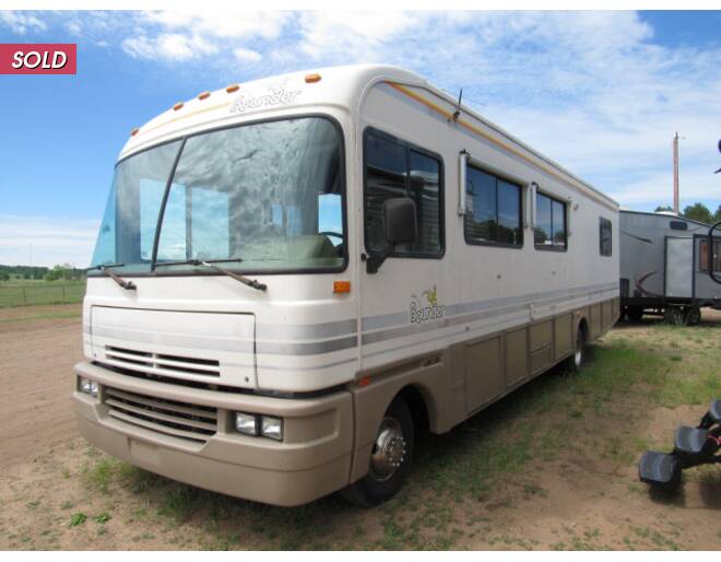 1992 Fleetwood Bounder 34 Class A at Link RV Minong, Wisconsin STOCK# RV19-09 Photo 3