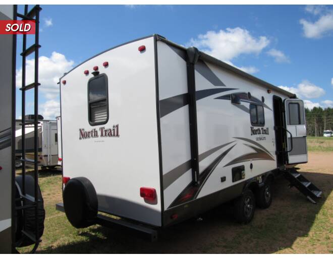 2018 Heartland North Trail Ultra-Lite 22FBS Travel Trailer at Link RV Minong, Wisconsin STOCK# 18-175A Photo 6