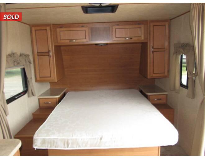 2017 Crossroads Sunset Trail Ultra Lite 221BH Travel Trailer at Link RV Minong, Wisconsin STOCK# S20-19A Photo 15