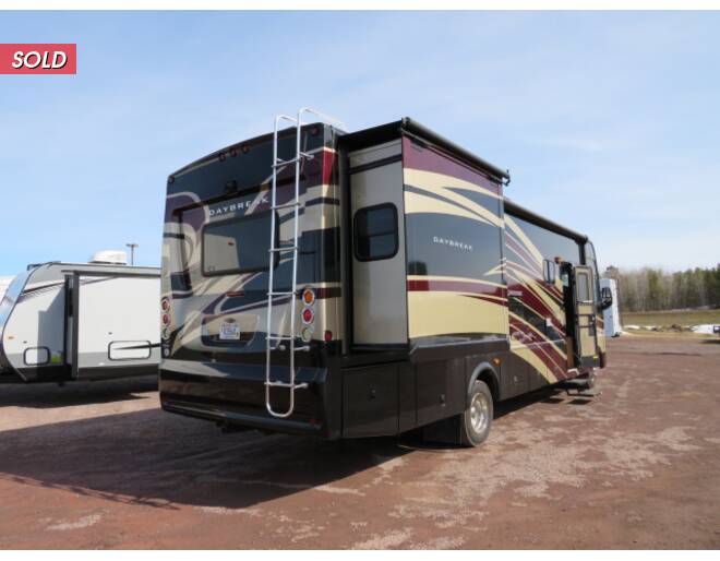 2013 Thor Daybreak Ford 32HD Class A at Link RV Minong, Wisconsin STOCK# 21-28A Photo 6