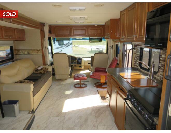 2013 Thor Daybreak Ford 32HD Class A at Link RV Minong, Wisconsin STOCK# 21-28A Photo 9