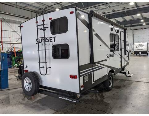 2020 CrossRoads Sunset Trail Super Lite 186BH Travel Trailer at Link RV Minong, Wisconsin STOCK# RV21-41A Photo 2
