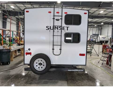 2020 CrossRoads Sunset Trail Super Lite 186BH Travel Trailer at Link RV Minong, Wisconsin STOCK# RV21-41A Photo 3