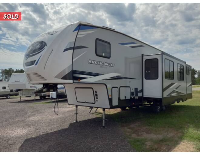 2021 Cherokee Arctic Wolf 321BH Fifth Wheel at Link RV Minong, Wisconsin STOCK# 22-38A Photo 3