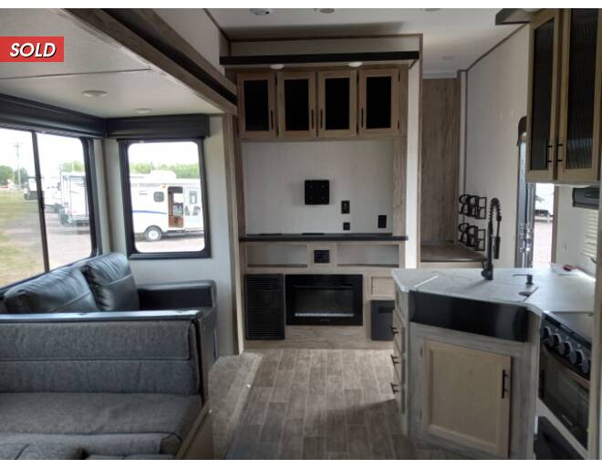 2021 Cherokee Arctic Wolf 321BH Fifth Wheel at Link RV Minong, Wisconsin STOCK# 22-38A Photo 8