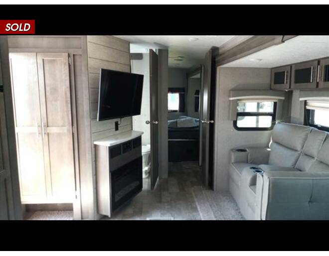 2021 Rockwood Ultra Lite 2608BS Travel Trailer at Link RV Minong, Wisconsin STOCK# 23-67A Photo 8