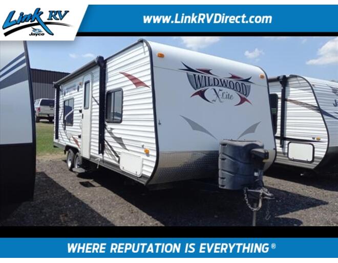 2014 Wildwood X-Lite 241QBXL Travel Trailer at Link RV Minong, Wisconsin STOCK# 22-165A Exterior Photo