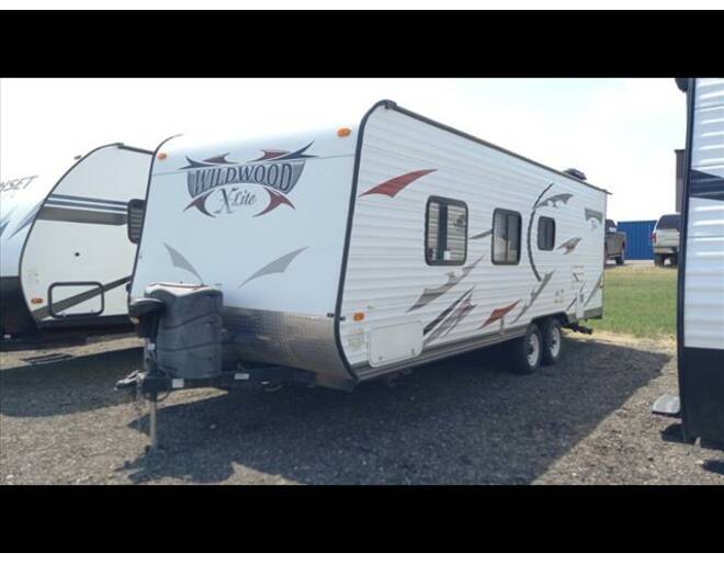 2014 Wildwood X-Lite 241QBXL Travel Trailer at Link RV Minong, Wisconsin STOCK# 22-165A Photo 3
