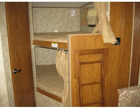 2015 CrossRoads Cruiser Aire 29BH Travel Trailer at Link RV Minong, Wisconsin STOCK# CR15-34 Photo 14